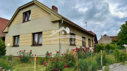 Prodej rodinného domu 3+1 s garáží, Vinary  - Fotka 1