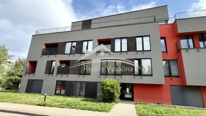 Velmi pěkný zděný byt 3+kk 91 m2 s garáží, Havlíčkův Brod - Stromovka - Fotka 1