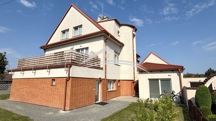Pronájem zděného bytu 1+1 Moravské Budějovice se 2 balkony - Fotka 12