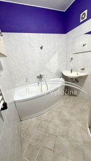 Pěkný zděný byt 4+1 s lodžií - 90 m2, Žirovnice - Fotka 2