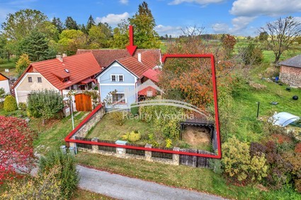 Pěkný rodinný dům 3+1 Cholunná, 3 km Žirovnice - Fotka 1