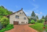 Velmi pěkný rodinný dům 4+1 Praha - Přední &hellip;