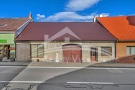 Rodinný dům na pozemku 1 456 m² se stodolou&hellip;